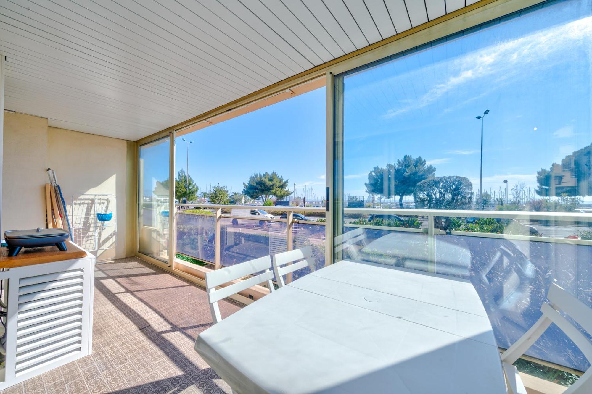 Magnifique 2 Pieces Vue Mer - Parking Proche Plage Saint-Laurent-du-Var Exterior photo
