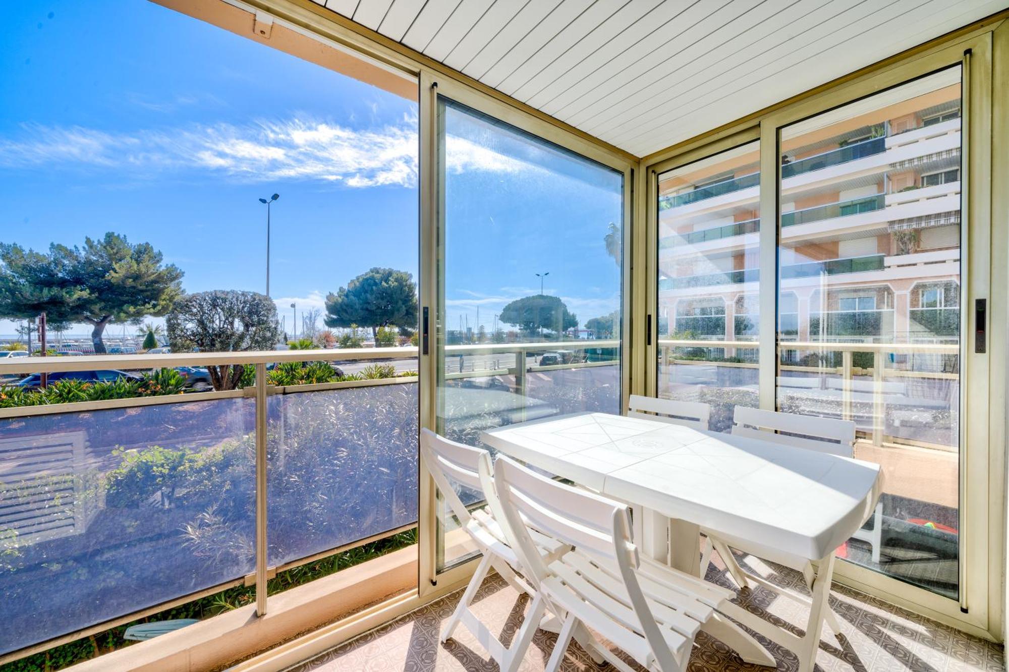 Magnifique 2 Pieces Vue Mer - Parking Proche Plage Saint-Laurent-du-Var Exterior photo