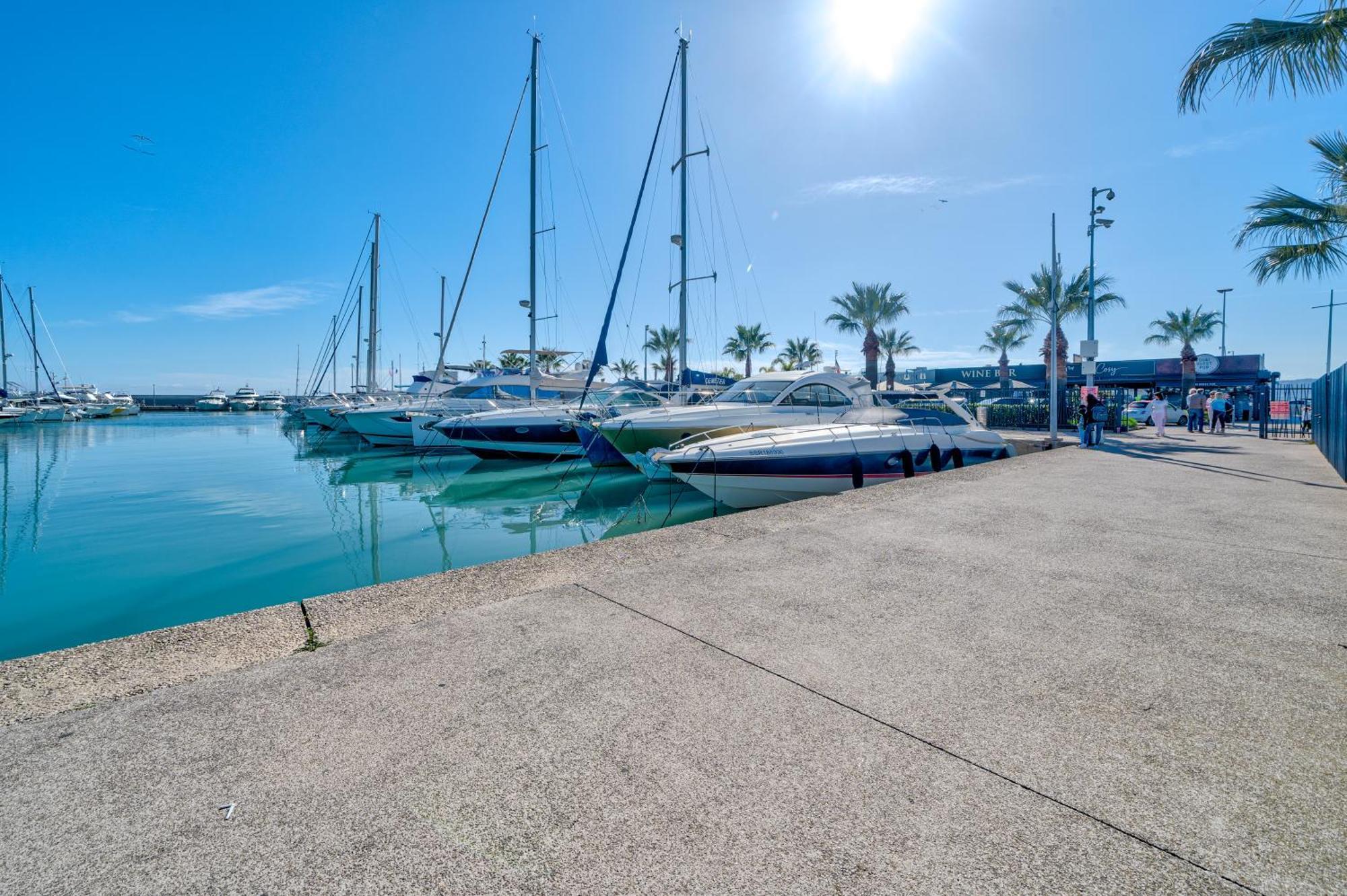 Magnifique 2 Pieces Vue Mer - Parking Proche Plage Saint-Laurent-du-Var Exterior photo